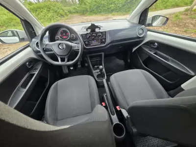Volkswagen Up! 2016 - 7990 EUR, 152974 km - AUTO.MOTO.pt - 152974km - foto 5 de 71