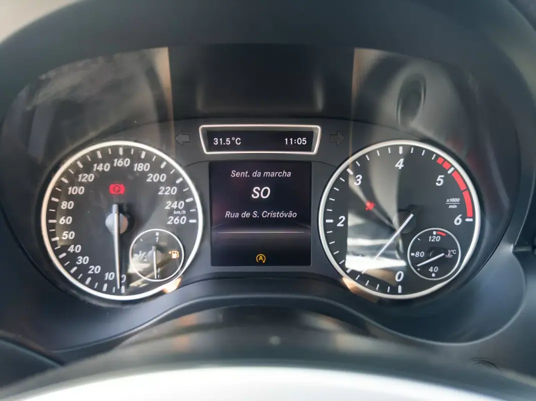 Mercedes-Benz A 180 2015 - 14990 EUR, 163000 km - 163000km - foto 24 de 37