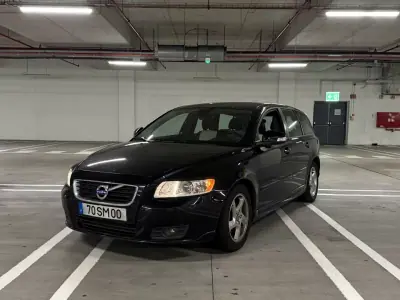 Volvo V50 2011 - 6000 EUR, 247500 km - AUTO.MOTO.pt - 247500km - foto 2 de 9