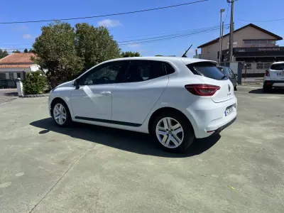Renault Clio 2021 - 14990 EUR, 143100 km - AUTO.MOTO.pt - 143100km - foto 6 de 15