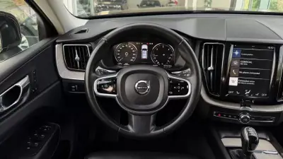 Volvo XC 60 2020 - 34999 EUR, 59321 km - AUTO.MOTO.pt - 59321km - foto 13 de 38