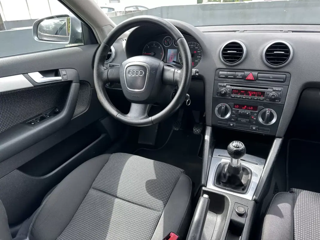 Audi A3 Sportback 2007 - 6900 EUR, 350000 km - AUTO.MOTO.pt - 350000km - foto 32 de 49