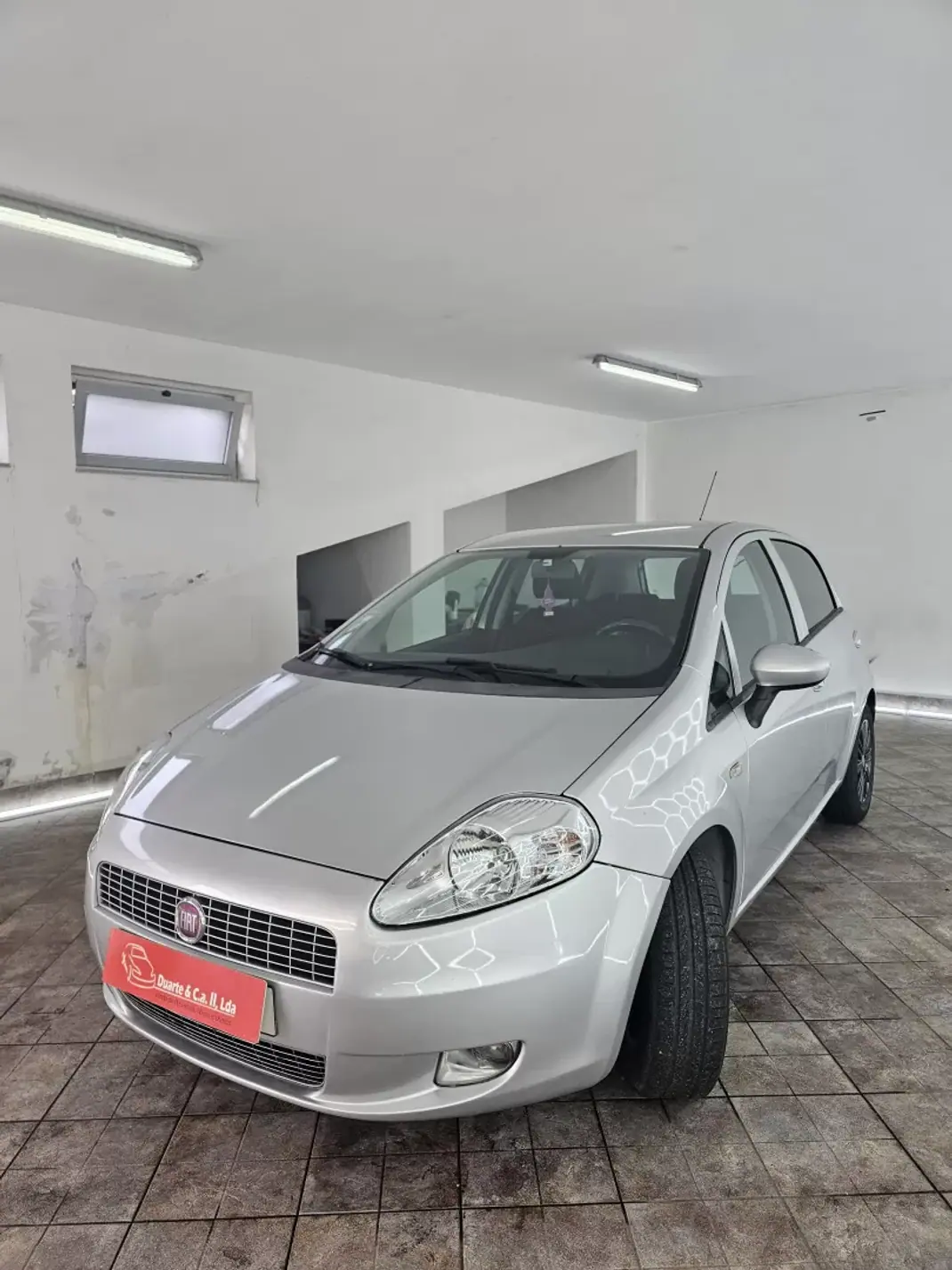 Fiat Grande Punto 2010 - 6000 EUR, 161462 km - AUTO.MOTO.pt - 161462km - foto 7 de 35