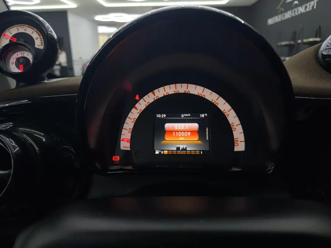 Smart ForTwo Coupé 2018 - 13450 EUR, 110509 km - AUTO.MOTO.pt - 110509km - foto 24 de 33