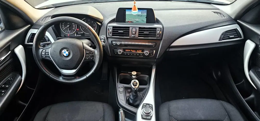 BMW 116 2012 - 10999 EUR, 280000 km - AUTO.MOTO.pt - 280000km - foto 7 de 24