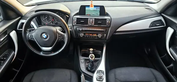 BMW 116 2012 - 10999 EUR, 280000 km - AUTO.MOTO.pt - 280000km - foto 7 de 24