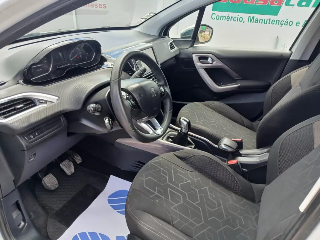 Peugeot 2008 2016 - 8650 EUR, 88623 km - AUTO.MOTO.pt - 88623km - foto 15 de 25