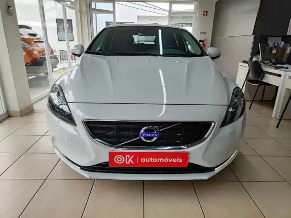 Volvo V40 2013 - 7750 EUR, 298000 km - AUTO.MOTO.pt - 298000km - foto 3 de 36