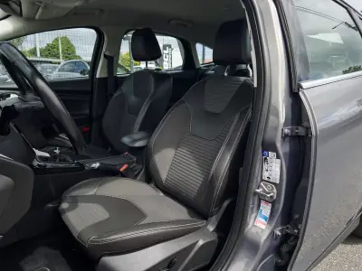 Ford Focus 2016 - 9990 EUR, 103000 km - AUTO.MOTO.pt - 103000km - foto 29 de 42