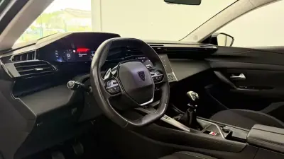 Peugeot 308 2022 - 12990 EUR, 143221 km - AUTO.MOTO.pt - 143221km - foto 16 de 29