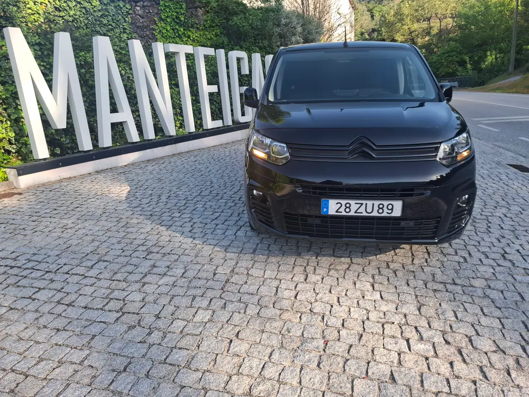 Citroën BERLINGO 3 LUGARES 2020 - 10250 EUR, 230000 km - AUTO.MOTO.pt - 230000km - foto 1 de 12