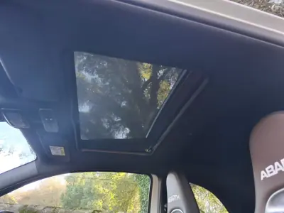 Abarth 695 2023 - 29990 EUR, 6300 km - AUTO.MOTO.pt - 6300km - foto 30 de 46