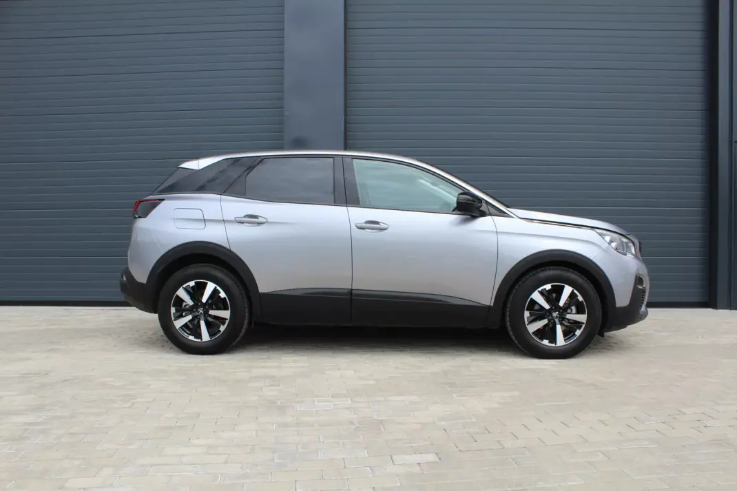 Peugeot 3008 2018 - 18000 EUR, 97000 km - AUTO.MOTO.pt - 97000km - foto 7 de 18