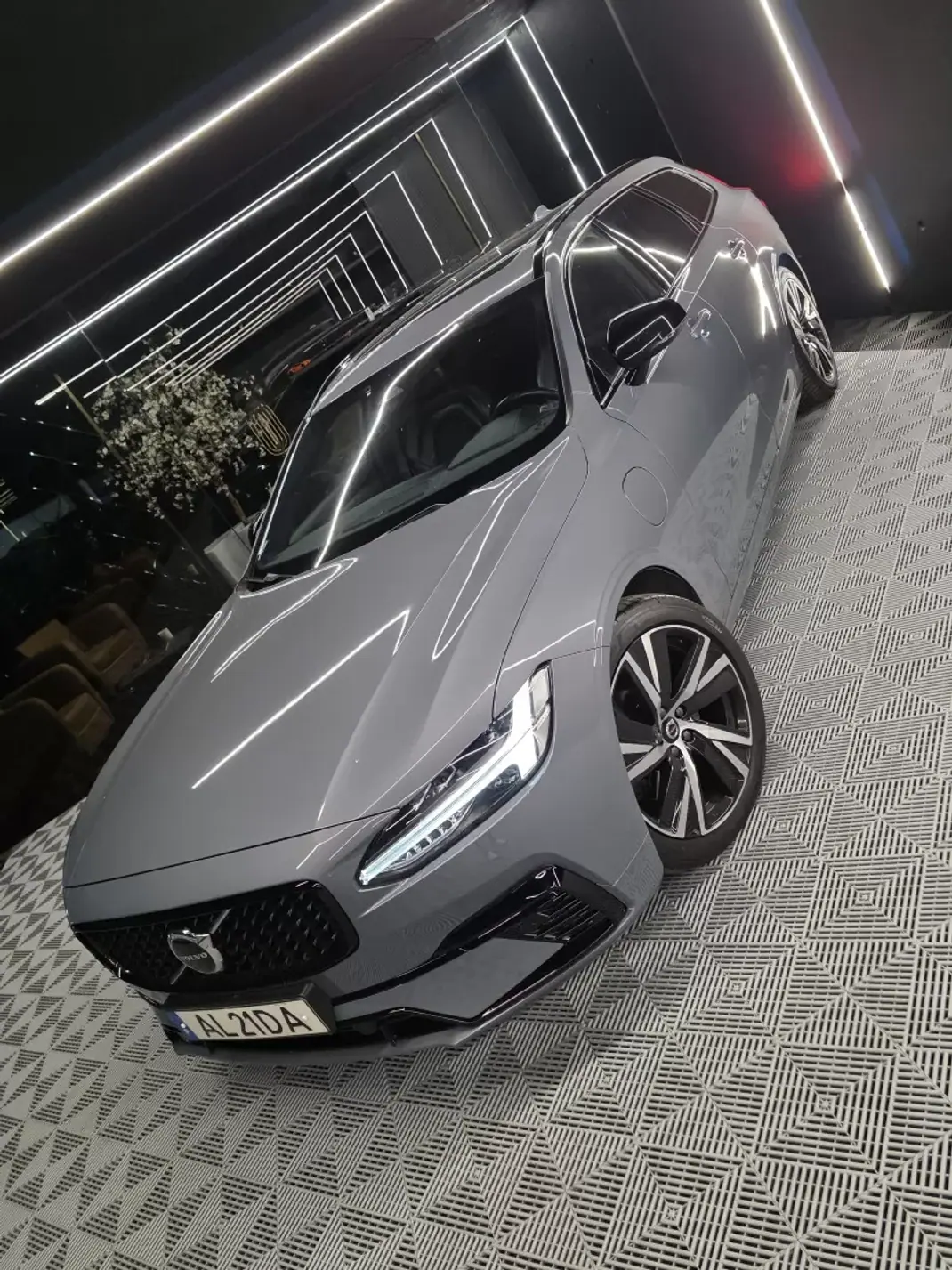 Volvo V90 2021 - 33750 EUR, 125000 km - 125000km - foto 6 de 27