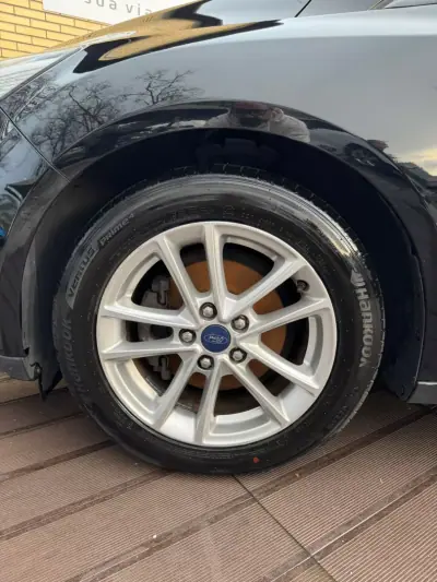 Ford Focus SW 2017 - 9980 EUR, 125000 km - AUTO.MOTO.pt - 125000km - foto 11 de 15