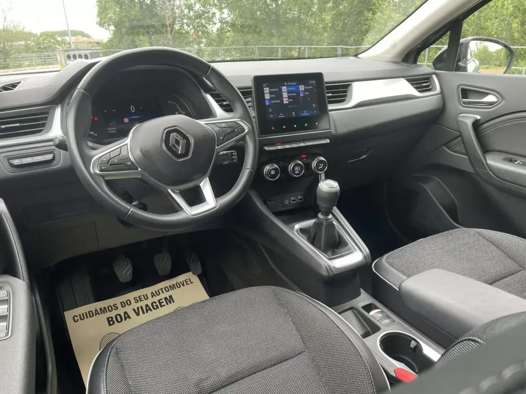 Renault Captur 2023 - 18490 EUR, 63000 km - AUTO.MOTO.pt - 63000km - foto 8 de 10