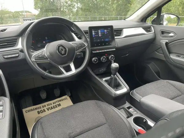 Renault Captur 2023 - 18490 EUR, 63000 km - AUTO.MOTO.pt - 63000km - foto 8 de 10