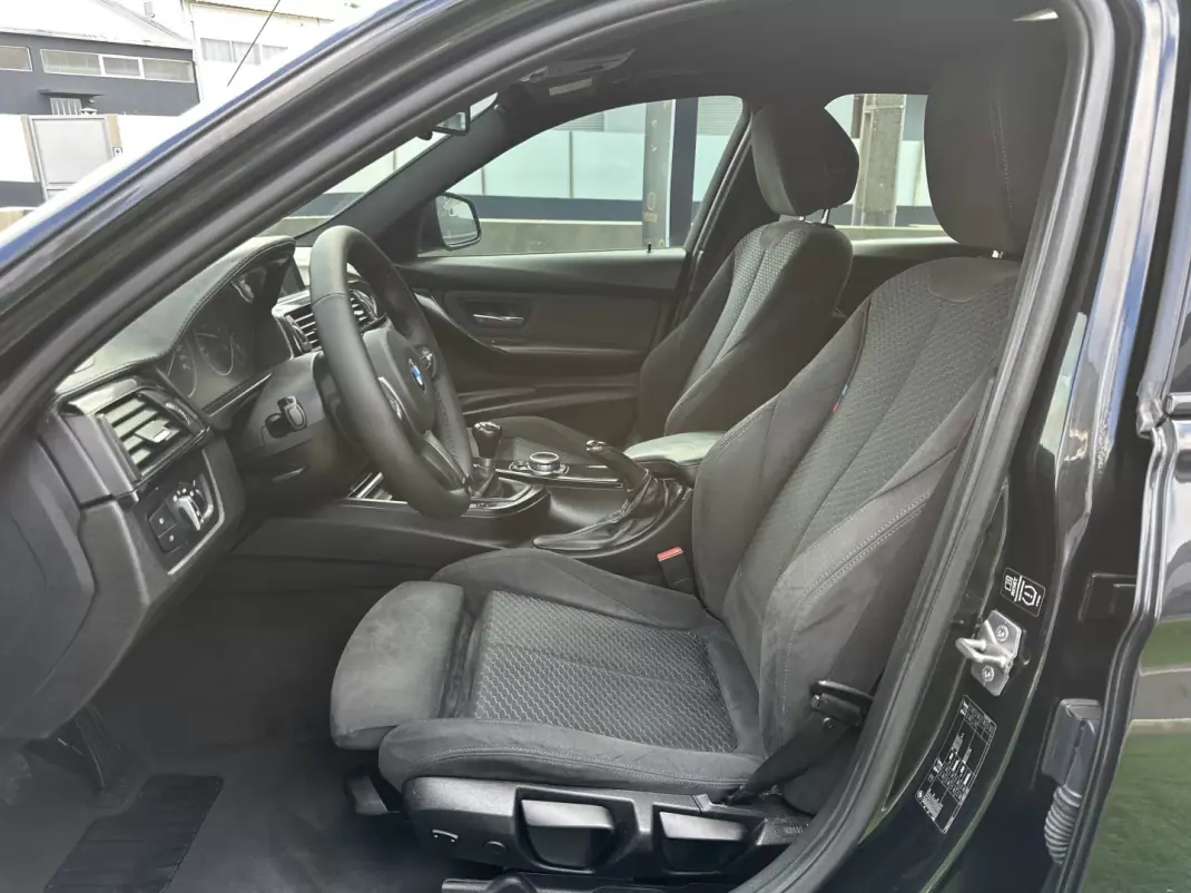 BMW 318 2014 - 11900 EUR, 350000 km - 350000km - foto 24 de 60
