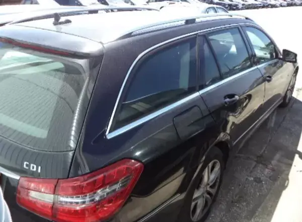 Mercedes-Benz E 250 2011 - 6990 EUR, 328830 km - AUTO.MOTO.pt - 328830km - foto 3 de 9