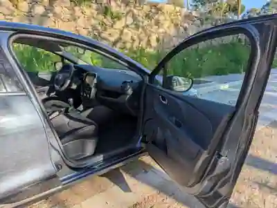 Renault Clio 2018 - 10500 EUR, 69000 km - AUTO.MOTO.pt - 69000km - foto 13 de 19