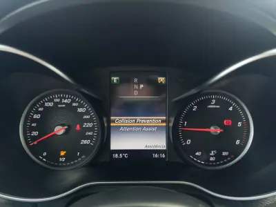 Mercedes-Benz GLC 220 2016 - 37990 EUR, 180000 km - AUTO.MOTO.pt - 180000km - foto 30 de 45