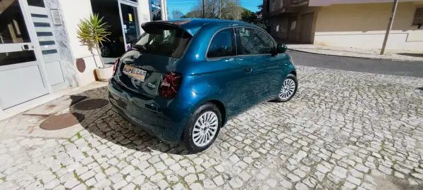 Fiat 500e 2023 - 18990 EUR, 24336 km - AUTO.MOTO.pt - 24336km - foto 10 de 22