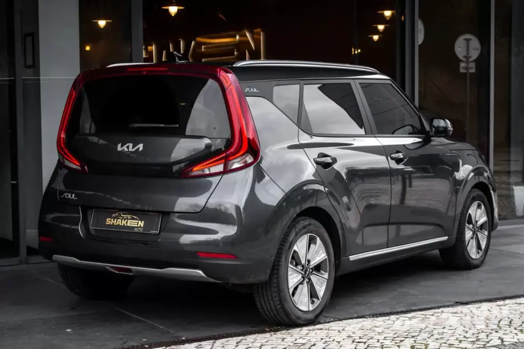 Kia e-Soul 2022 - 18900 EUR, 38143 km - AUTO.MOTO.pt - 38143km - foto 7 de 46
