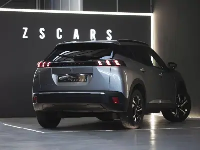 Peugeot e-2008 2023 - 20750 EUR, 50011 km - AUTO.MOTO.pt - 50011km - foto 6 de 21