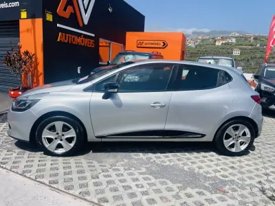 Renault Clio 2015 - 9950 EUR, 192514 km - AUTO.MOTO.pt - 192514km - foto 4 de 12