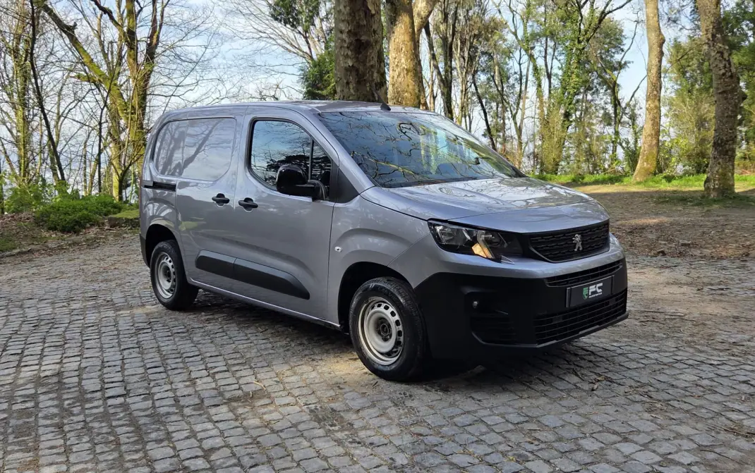 Peugeot PARTNER PREMIUM C/IVA 3L 1.5BLUEHDI 2023 - 14450 EUR, 144000 km - AUTO.MOTO.pt - 144000km - foto 1 de 13
