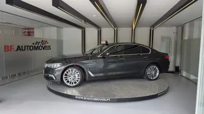 BMW 530 2017 - 21900 EUR, 230206 km - AUTO.MOTO.pt - 230206km - foto 13 de 58