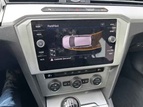 Volkswagen Passat Variant 2018 - 17900 EUR, 143500 km - AUTO.MOTO.pt - 143500km - foto 9 de 20
