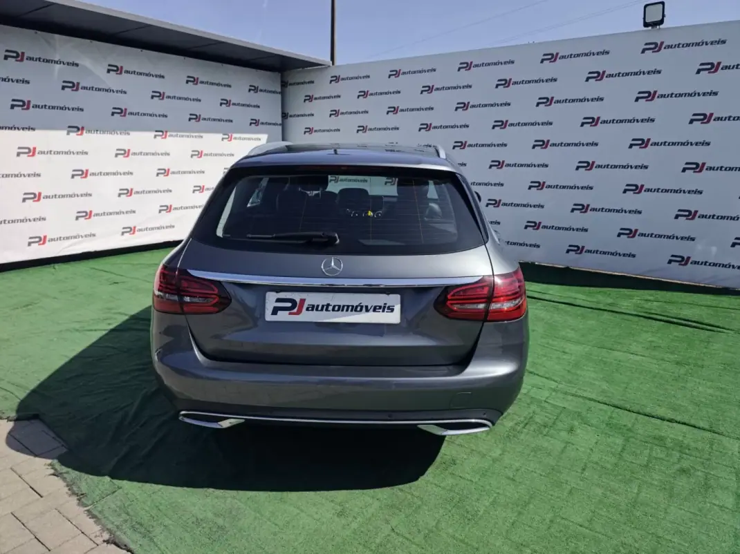 Mercedes-Benz C 180 2018 - 20990 EUR, 221000 km - AUTO.MOTO.pt - 221000km - foto 6 de 18