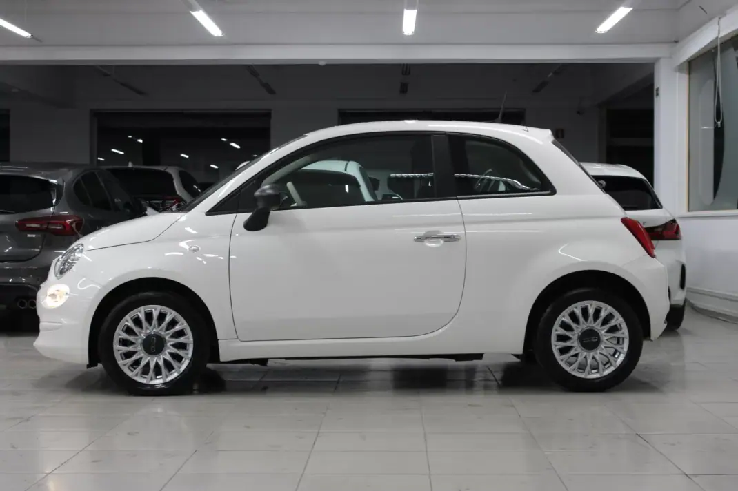 Fiat 500 2023 - 12900 EUR, 32374 km - AUTO.MOTO.pt - 32374km - foto 4 de 23