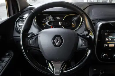 Renault Captur 2014 - 10900 EUR, 135948 km - 135948km - foto 11 de 38