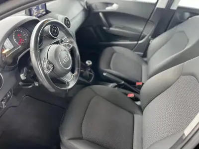 Audi A1 Sportback 2018 - 15250 EUR, 85720 km - AUTO.MOTO.pt - 85720km - foto 11 de 17