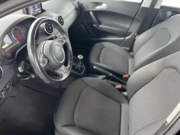 Audi A1 Sportback 2018 - 15250 EUR, 85720 km - AUTO.MOTO.pt - 85720km - foto 11 de 17