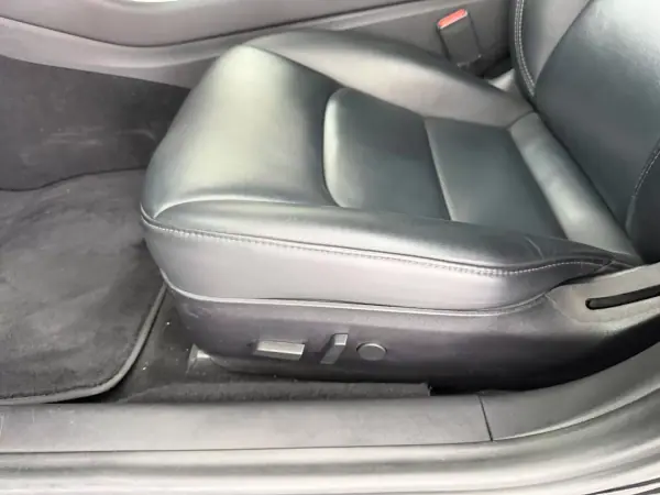 Tesla Model 3 2019 - 28500 EUR, 74000 km - AUTO.MOTO.pt - 74000km - foto 15 de 26