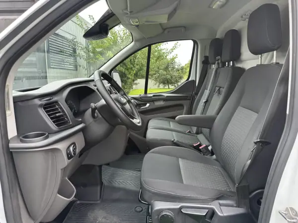 Ford Transit 2020 - 16900 EUR, 200000 km - AUTO.MOTO.pt - 200000km - foto 22 de 37