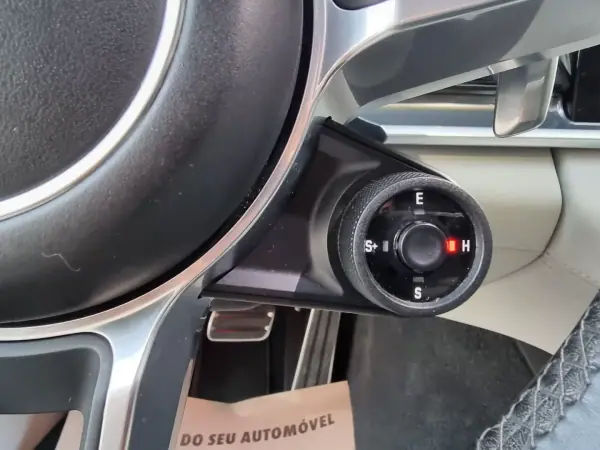 Porsche Panamera Sport Turismo 2018 - 84990 EUR, 147000 km - AUTO.MOTO.pt - 147000km - foto 39 de 50
