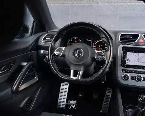 Volkswagen Scirocco 2013 - 16990 EUR, 153299 km - AUTO.MOTO.pt - 153299km - foto 40 de 49