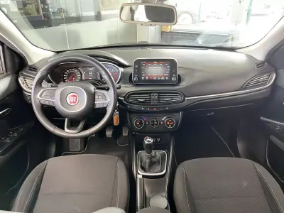 Fiat Tipo Station Wagon 2017 - 10900 EUR, 89825 km - AUTO.MOTO.pt - 89825km - foto 10 de 23