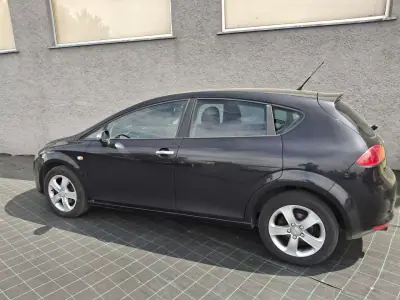 SEAT Leon 2012 - 6950 EUR, 280000 km - AUTO.MOTO.pt - 280000km - foto 4 de 11