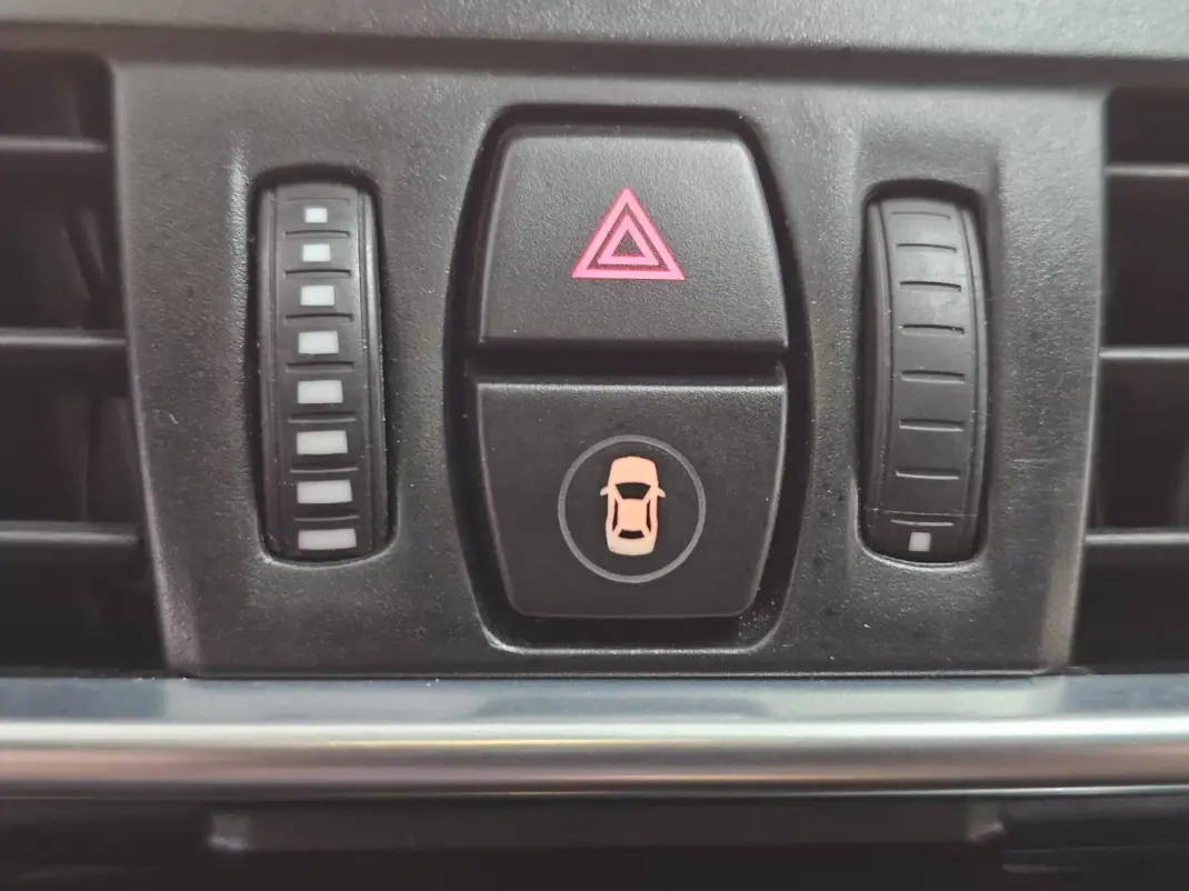 BMW 218 Active Tourer 2015 - 18300 EUR, 105000 km - AUTO.MOTO.pt - 105000km - foto 14 de 39