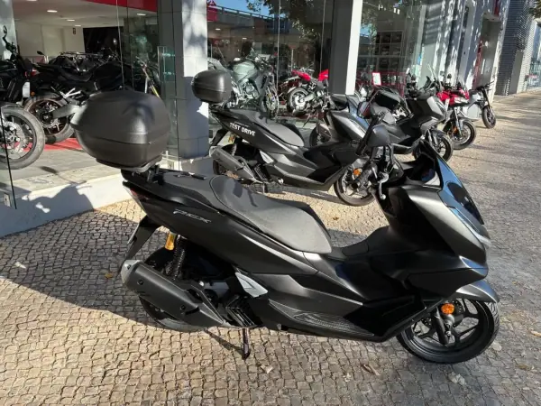 Honda PCX 125 DX 2025 Petrol — 1 975 km · Leiria Honda PCX 125 DX 2025 Petrol