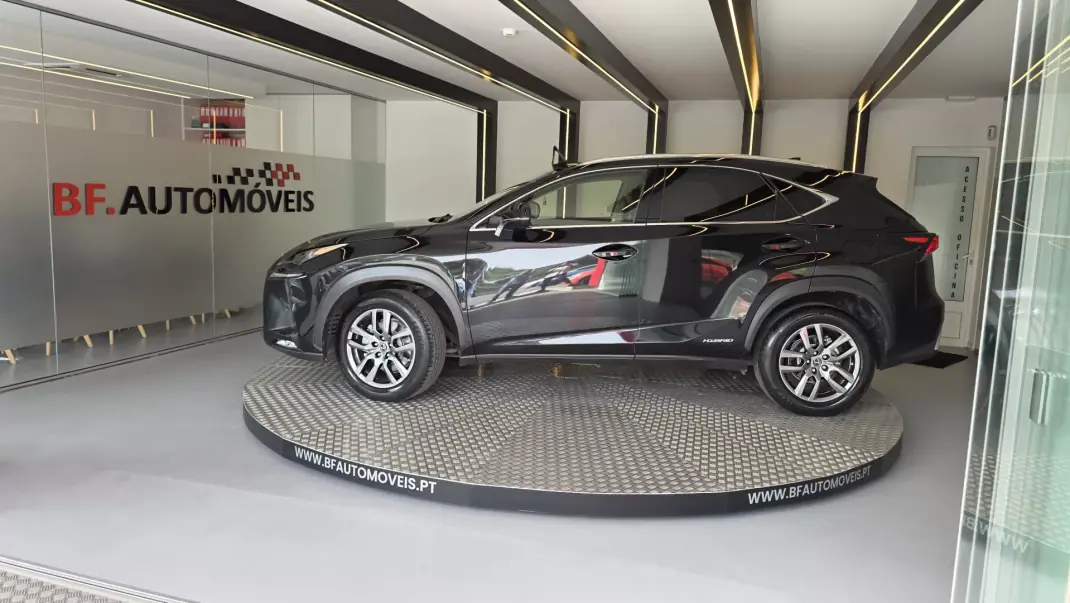 Lexus NX 300h 2018 - 31900 EUR, 78634 km - AUTO.MOTO.pt - 78634km - foto 14 de 65