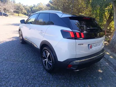 Peugeot 3008 2017 - 18950 EUR, 179000 km - AUTO.MOTO.pt - 179000km - foto 5 de 19