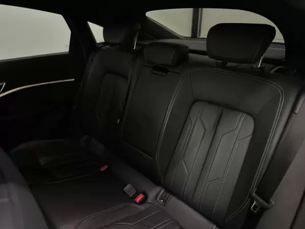 Audi Q8 e-Tron Sportback 2023 - 49500 EUR, 93000 km - AUTO.MOTO.pt - 93000km - foto 25 de 31