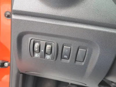 Renault Captur 2016 - 11450 EUR, 165268 km - AUTO.MOTO.pt - 165268km - foto 26 de 41