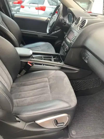 Mercedes-Benz ML 320 2006 - 16890 EUR, 170000 km - AUTO.MOTO.pt - 170000km - foto 15 de 20